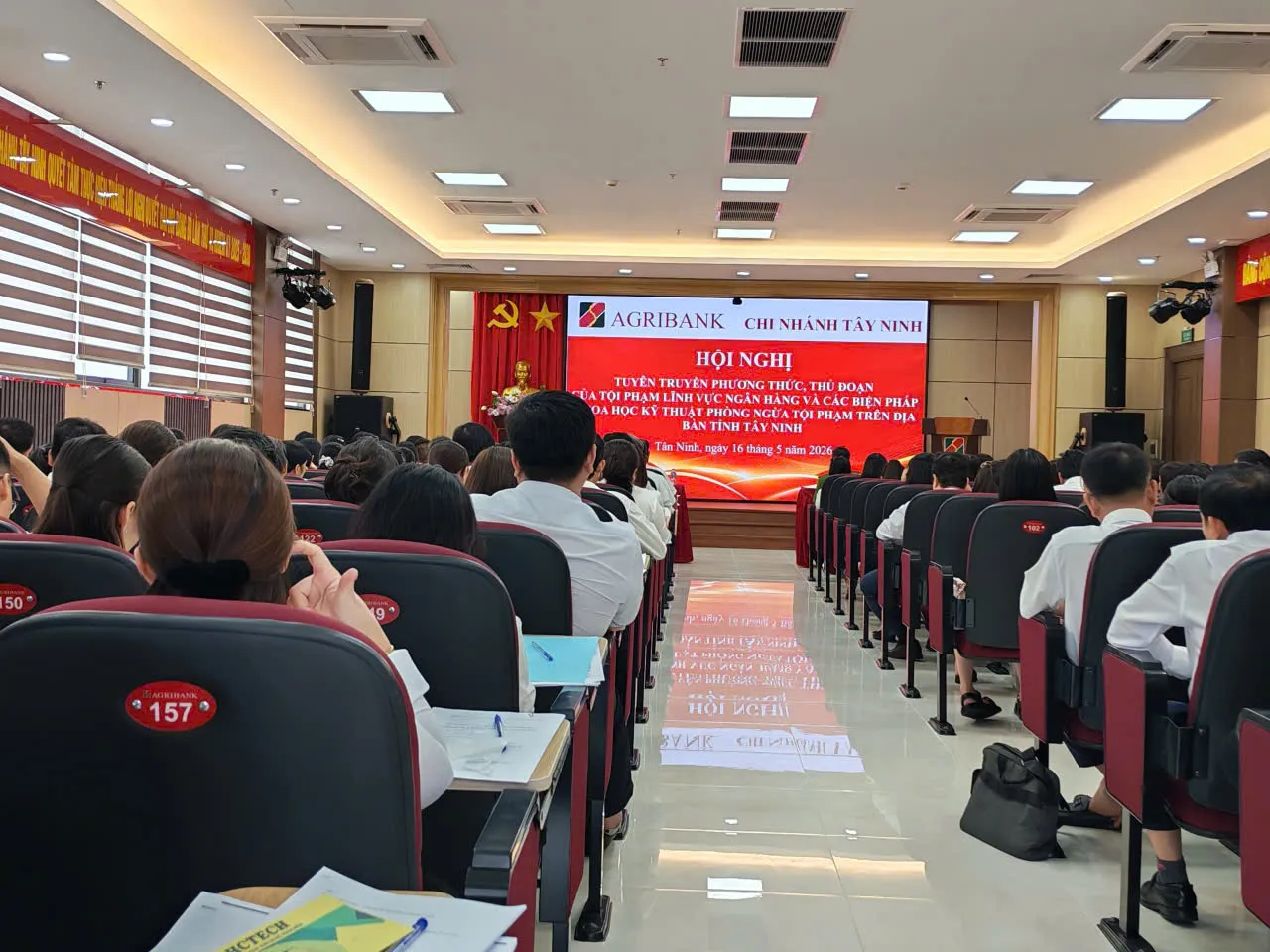 Toàn cảnh hội nghị tuyên truyền tại Agribank Tây Ninh